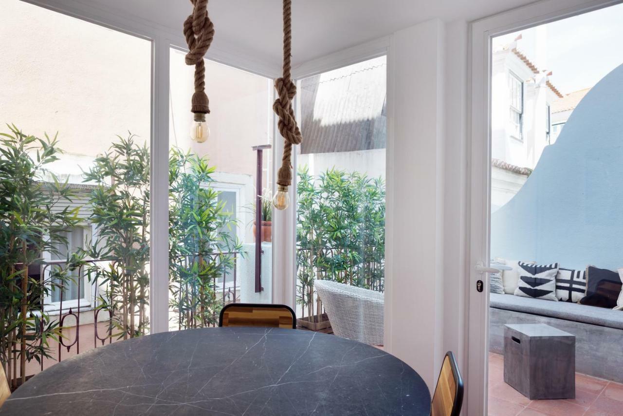 Renovated Charming Apartment With Terrace In Lapa Lissabon Buitenkant foto