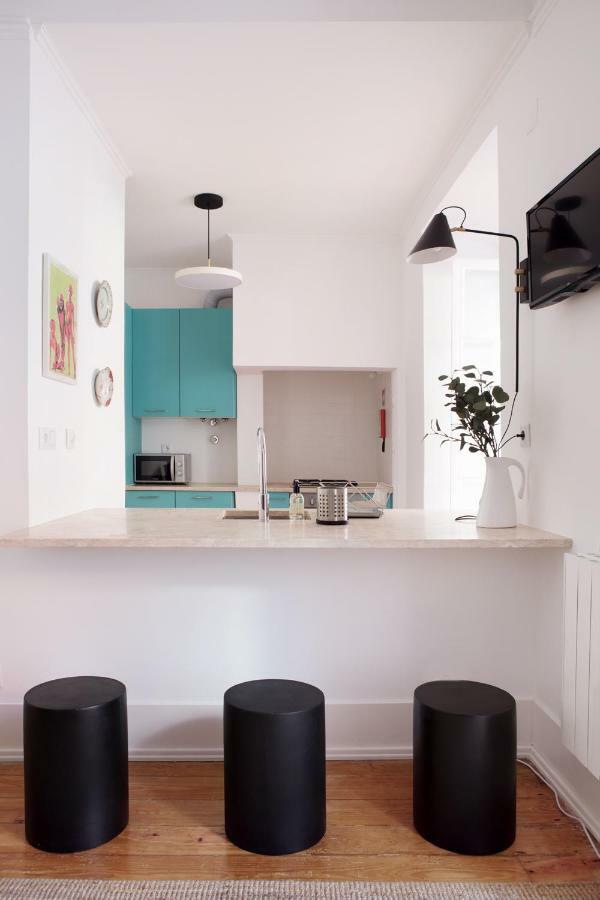 Renovated Charming Apartment With Terrace In Lapa Lissabon Buitenkant foto
